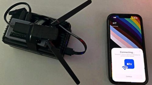 L'expert en cyber Jae Bochs a fabriqué un appareil usurpant le signal d'un iPhone. // Source : Jae Bochs