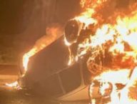 Une voiture en feu pendant les émeutes après la mort de Nahel M. // Source : Wikimedia Commons