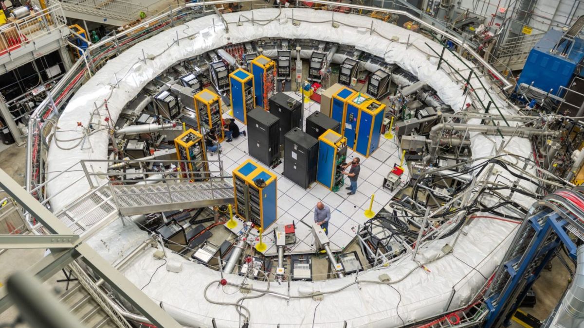 Muon g-2 Experiment // Source : Ryan Postel, Fermilab