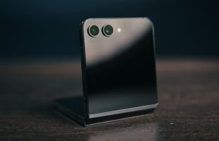 Samsung Galaxy Z Flip 5 // Source : Thomas Ancelle / Numerama