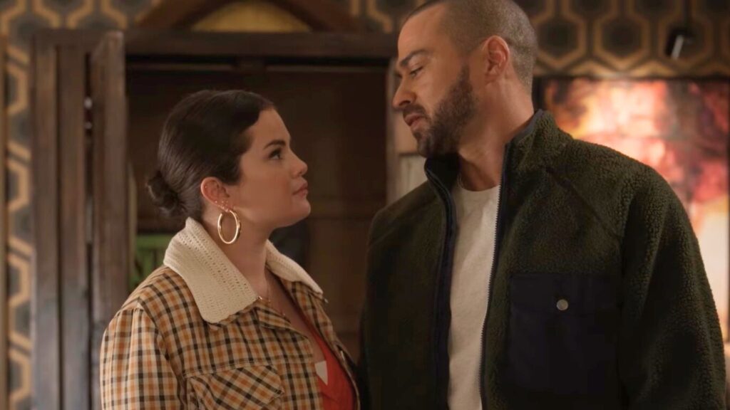 Selena Gomez (Mabel) et Jesse Williams (Torbert) dans Only Murders in the Building // Source : Disney+/Hulu