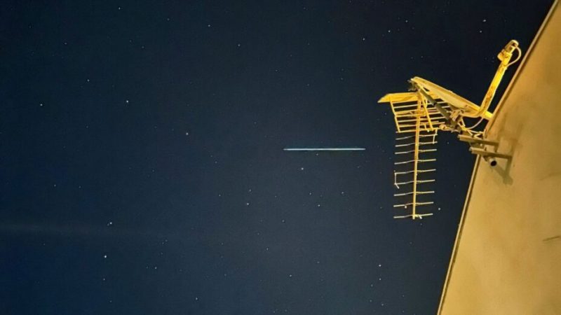 Des satellites Starlink volent la vedette aux étoiles filantes des Perséides