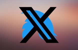 Logos de X et Twitter. // Source : Wikimedia/CC/Sawyer Merritt, Twitter ; montage Numerama sur Canva Logos de X et Twitter. // Source : Wikimedia/CC/Sawyer Merritt, Twitter ; montage Numerama sur Canva