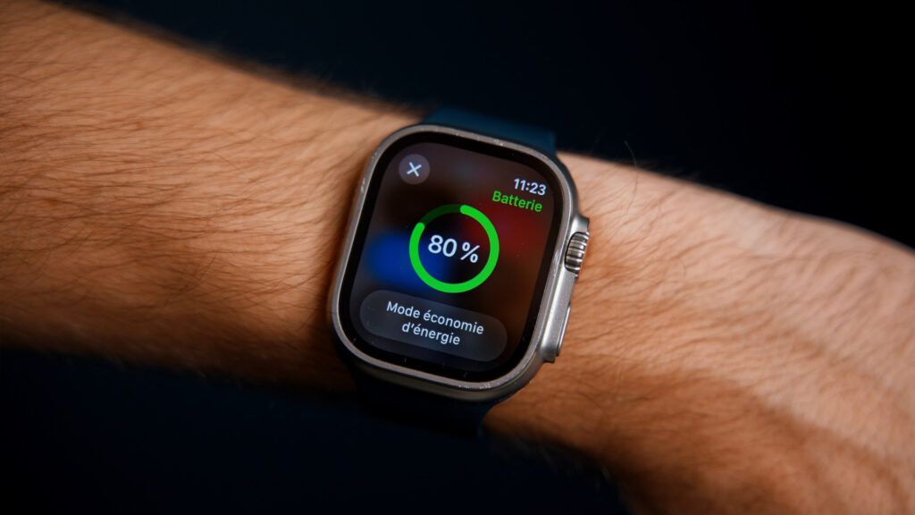 Après une nuit de suivi du sommeil et une matinée, l'Apple Watch Ultra est à 80 % de batterie. // Source : Thomas Ancelle / Numerama