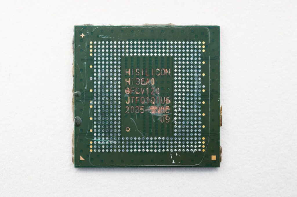 Popularny chip Kirin 9000s wydobywany przez Bloomberg.