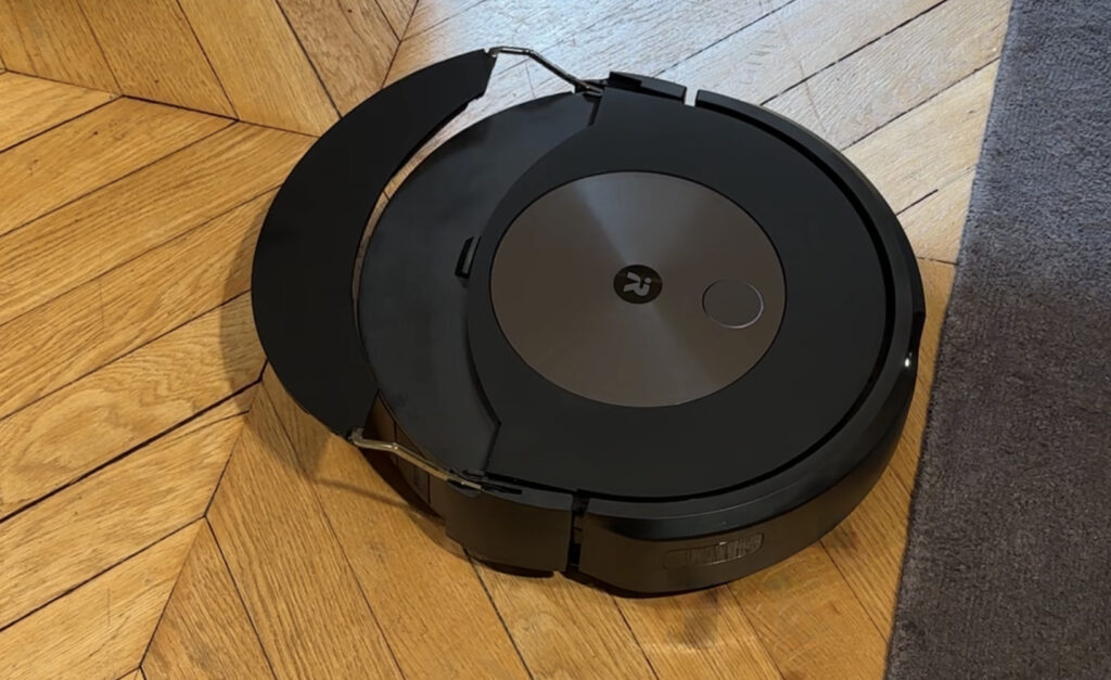 Le nouvel aspirateur d'iRobot peut se transformer en serpillère sans être désiquilibré.