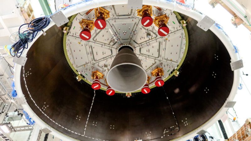 La fusée qui enverra les astronautes autour de la Lune avance bien