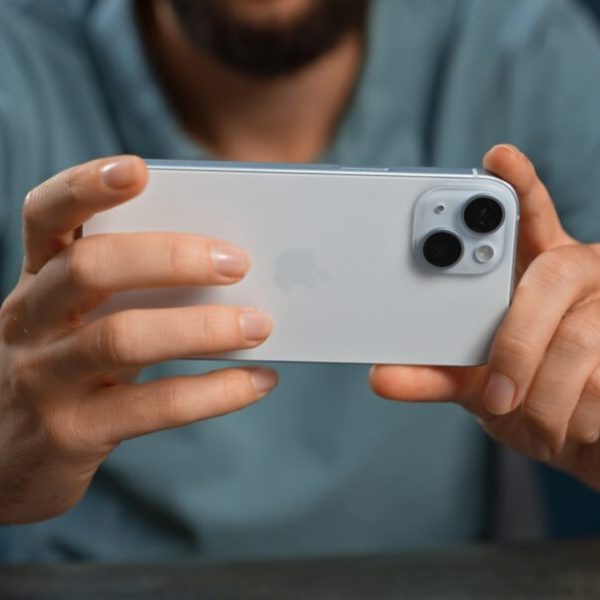 Apple iPhone 15