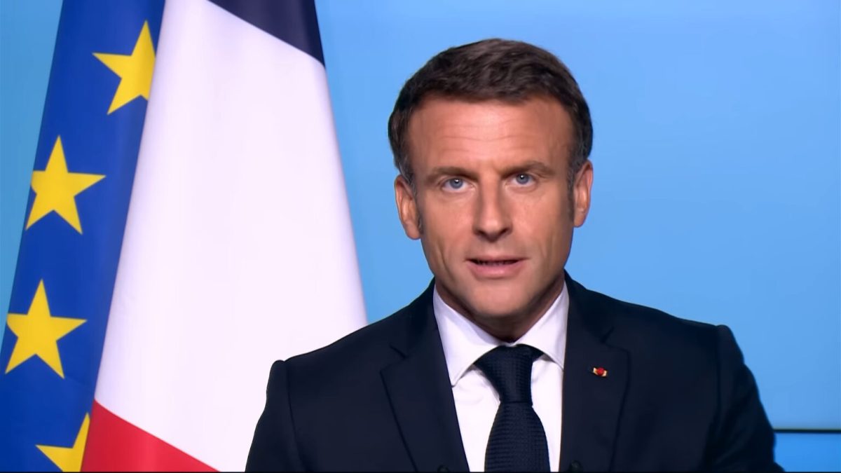 Emmanuel Macron lors d'une interview avec TF1 // Source : YouTube / Emmanuel Macron