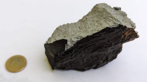 Fragment de la météorite tombée dans le Cher. // Source : Vigie-Ciel