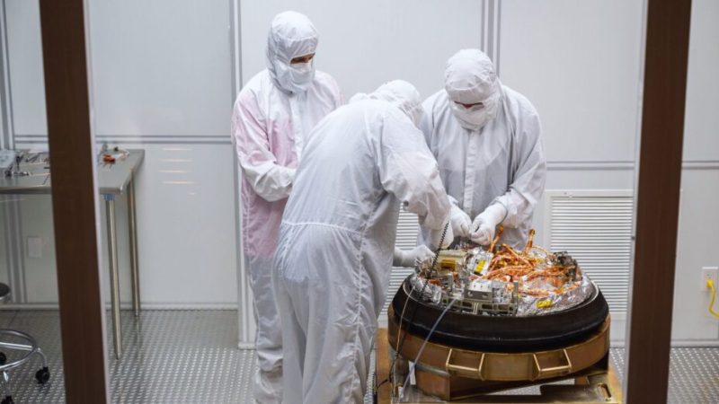 Pourquoi la Nasa pulvérise de l’azote sur ses morceaux d’astéroïde