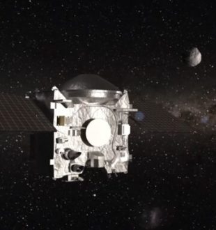 Vue d'artiste d'OSIRIS-REx dans l'espace. // Source : Capture d'écran YouTube Nasa Video