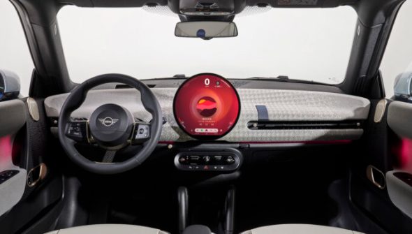Nouvel intérieur des voitures Mini // Source : Mini
