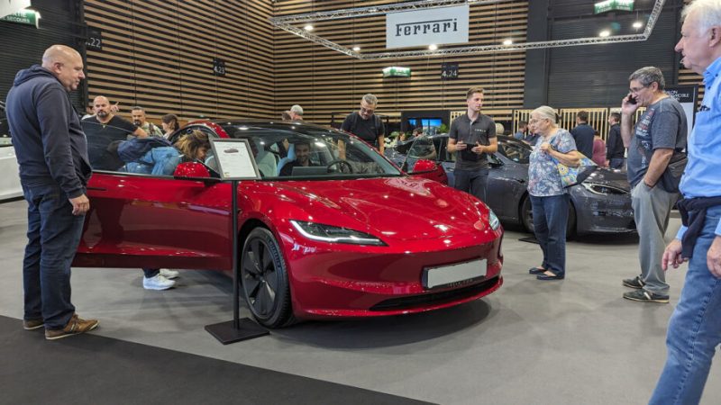 « On n’y comprend plus rien » : quand le bonus du gouvernement éloigne les Français de l’électrique
