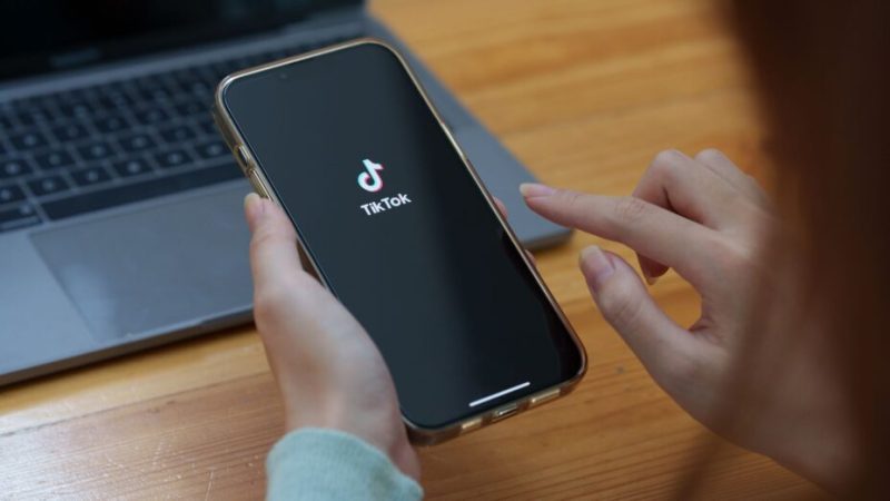 Télécharger une vidéo TikTok : la méthode rapide pour enregistrer une vidéo en un clic