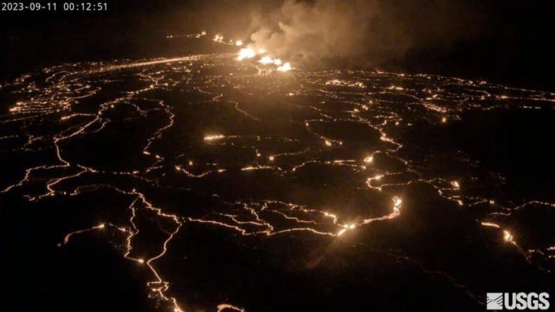 On peut regarder un volcan en pleine éruption, en direct