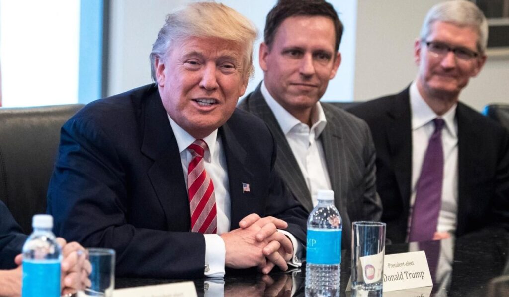 Peter Thiel a été un soutien de Donald Trump avant de s'éloigner de lui. // Source : YouTube