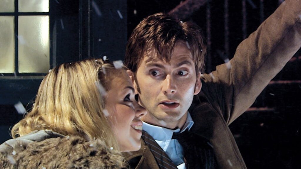 Ten (David Tennant) et Rose (Billie Piper) durant Christmas Invasion. // Source : BBC