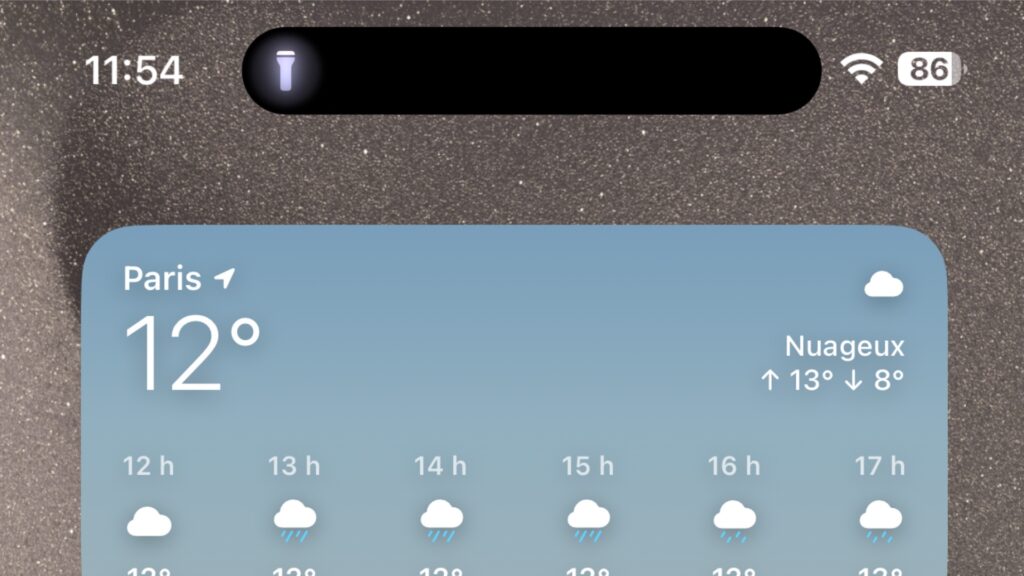 L'affichage de la lampe torche dans iOS 17.1.