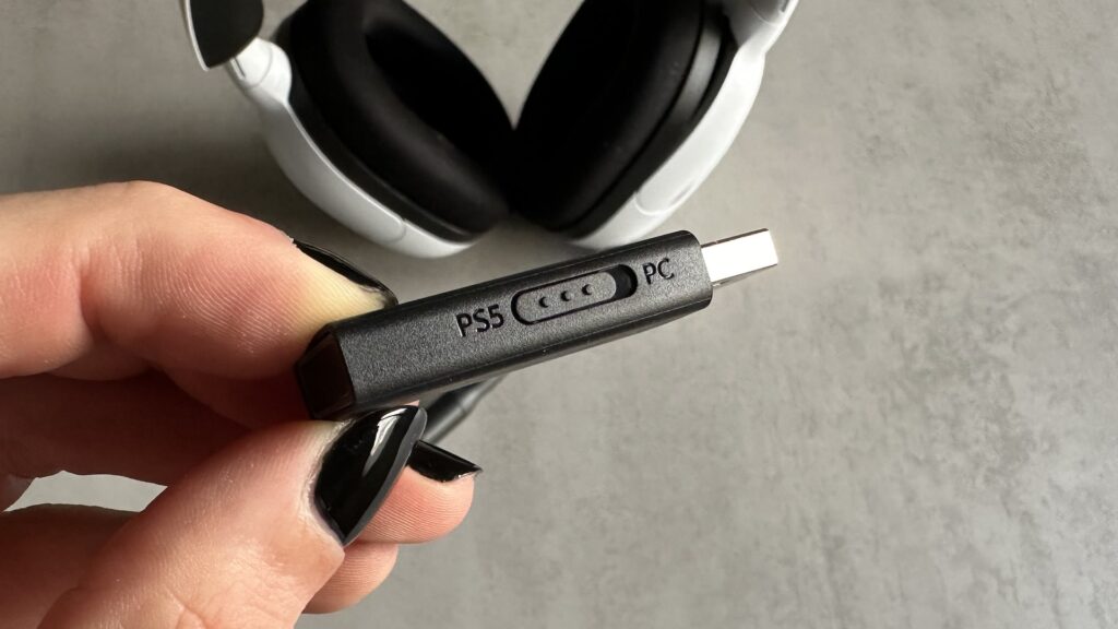 Sony Inzone H5 headphones // Source: Maxime Claudel for Numerama