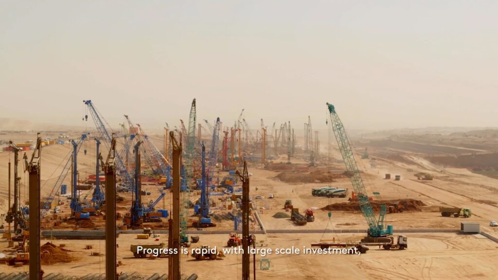 Images of the construction of The Line, in Saudi Arabia // Source: Neom / YouTube