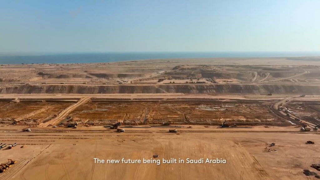 Images of the construction of The Line, in Saudi Arabia // Source: Neom / YouTube