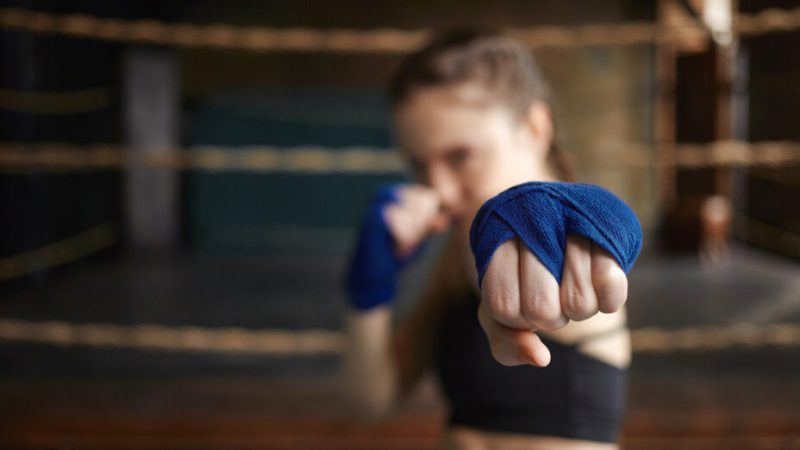 Dois-je me faire vacciner contre le covid, si je suis jeune et en bonne santé ?