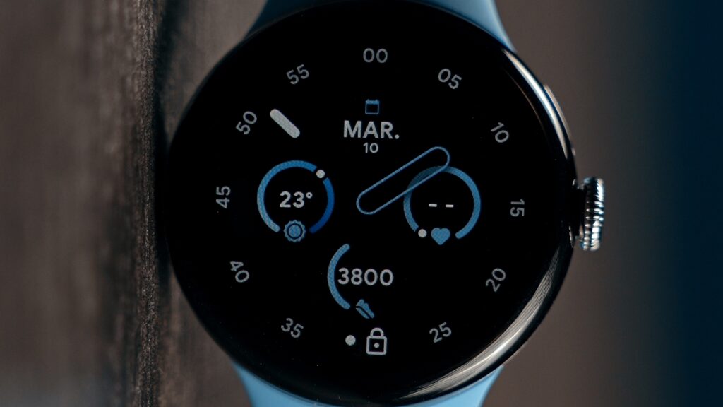 Google Pixel Watch 2 // Source : Thomas Ancelle / Numerama