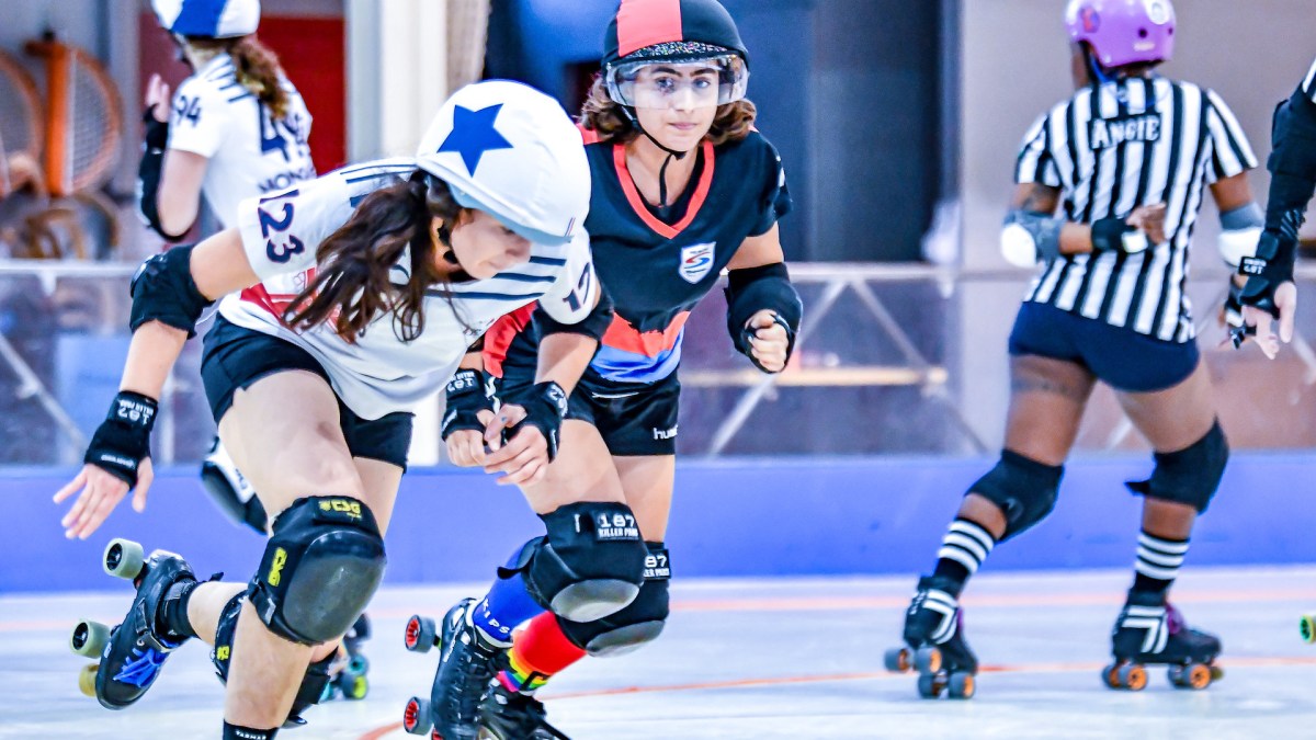 Un match de roller derby, le 11 novembre 2023 (photo recadrée horizontalement) // Source : Flick/CC/Laurent Robert