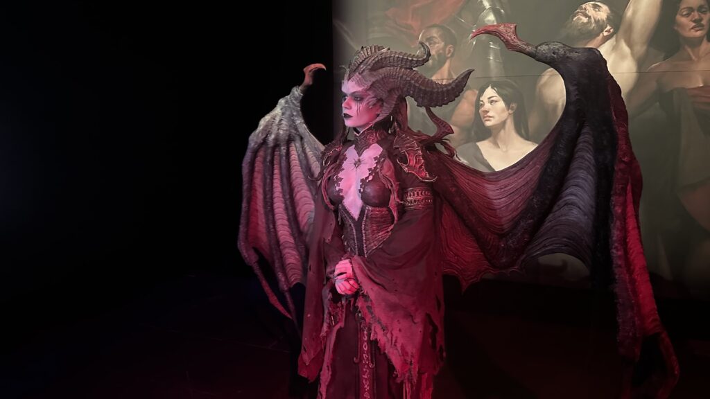 Cinderys, cosplayeuse professionnelle de Diablo IV // Source : Maxime Claudel pour Numerama