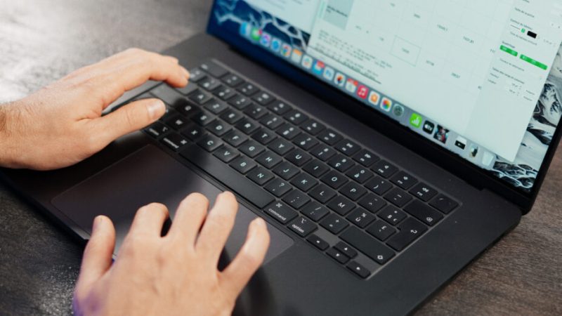 MacBook Pro : de nouveaux benchmarks confirment que le M3 Pro est moins intéressant que les autres M3