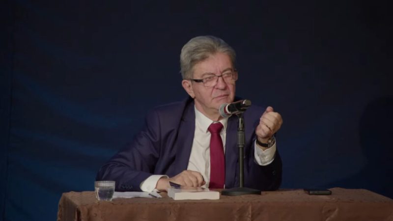 ChatGPT n’est-il entrainé qu’en anglais, comme l’affirme Mélenchon ?
