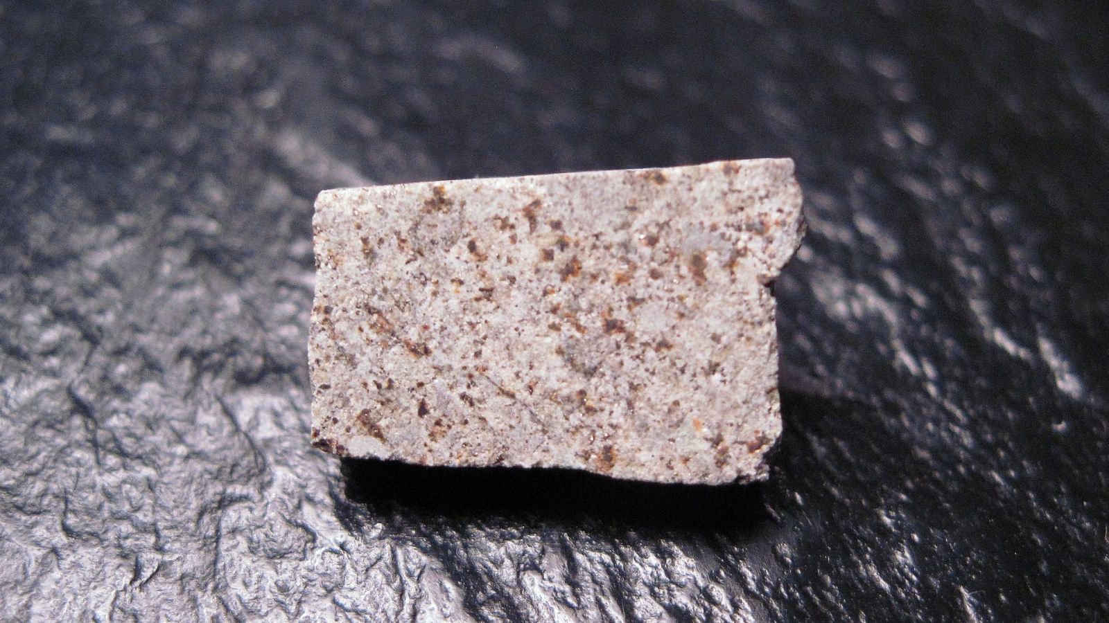 Si je ramasse une météorite, est-elle à moi ?