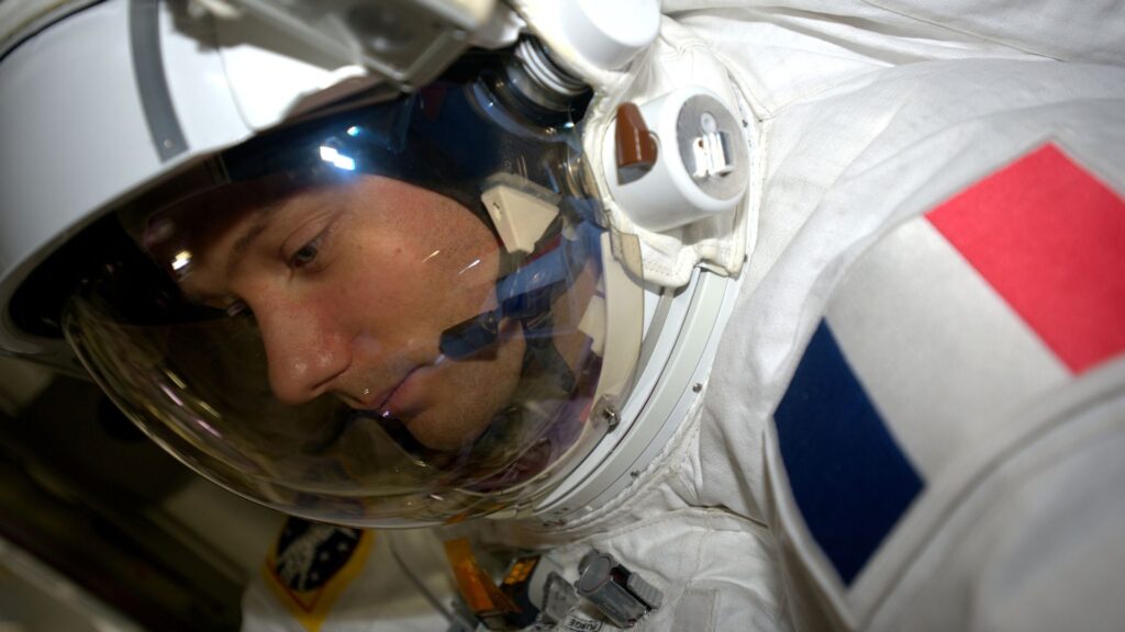 Thomas Pesquet gotowy na swój drugi spacer kosmiczny podczas misji Proxima.  //Źródło: Europejska Agencja Kosmiczna/NASA/, 2017