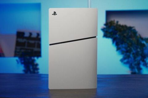 PS5 Slim // Source : Thomas Ancelle pour Numerama