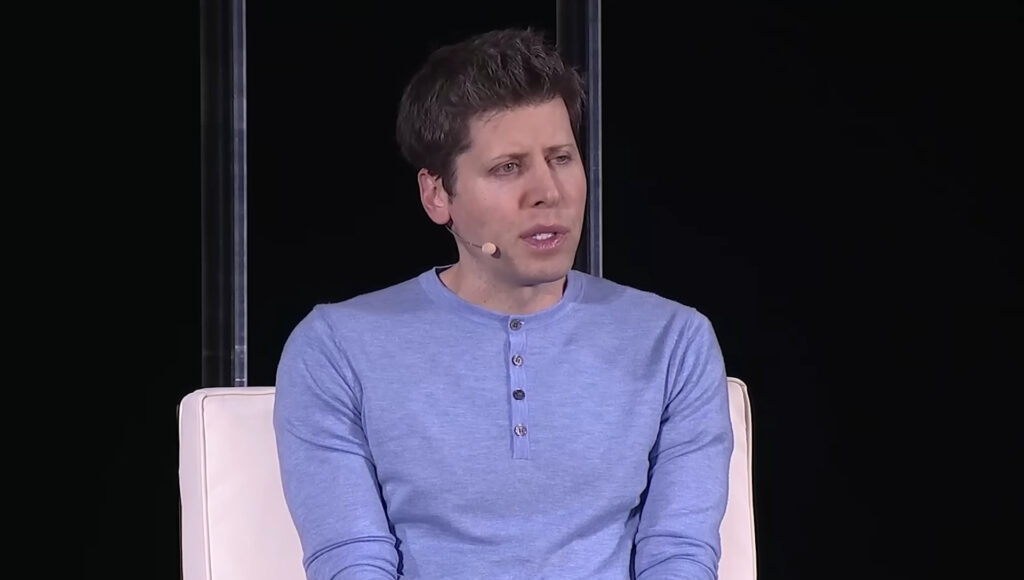 Sam Altman interviewé par le WSJ // Source : Screenshot YouTube/Wall Street Journal