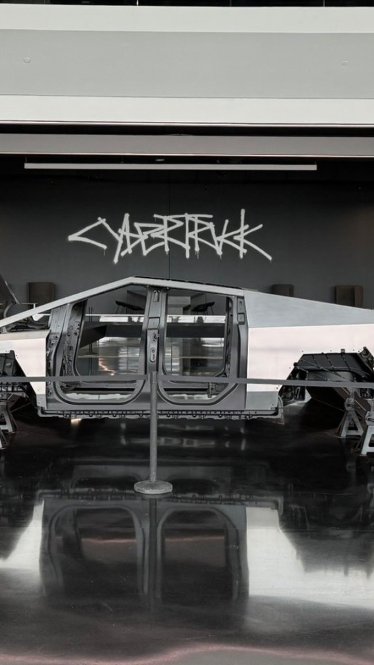 Exosquelette Tesla Cybertruck // Source : Franz von Holzhausen sur X