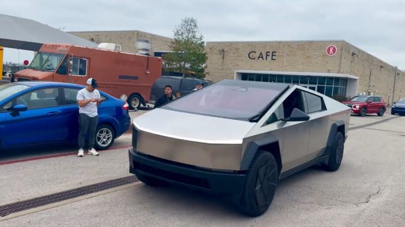 Tesla forcera à garder le Cybertruck au moins un an, que vous l’aimiez ou non !