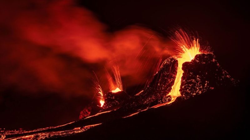 Pourquoi l’Islande est-elle aussi secouée par les séismes et les volcans ?