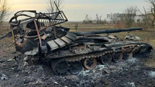 Un tank russe détruit en Ukraine. // Source : Ministre Ukrainien de la défense