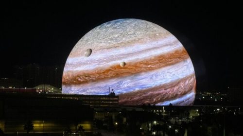 Quand la sphère devient Jupiter // Source : Numerama/Nicolas Lellouche