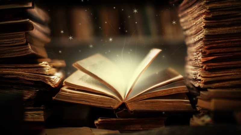 9 livres de fantasy à offrir absolument en ce Noël 2023 9 livres de fantasy à offrir absolument en ce Noël 2023