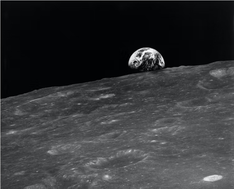 La première photo du lever de Terre, prise par Bill Anders // Source : Nasa, Bill Anders