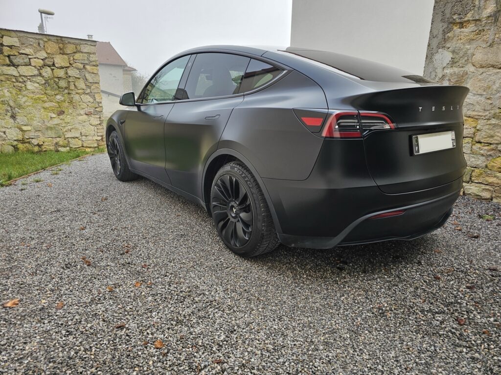 La Tesla Model Y après 1 an et 30 000 km // Source : Bob JOUY pour Numerama La Tesla Model Y après 1 an et 30 000 km // Source : Bob JOUY pour Numerama