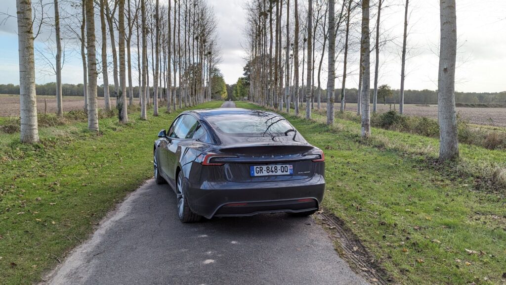 Tesla Model 3 (2023)  // Source : Raphaelle Baut pour Numerama