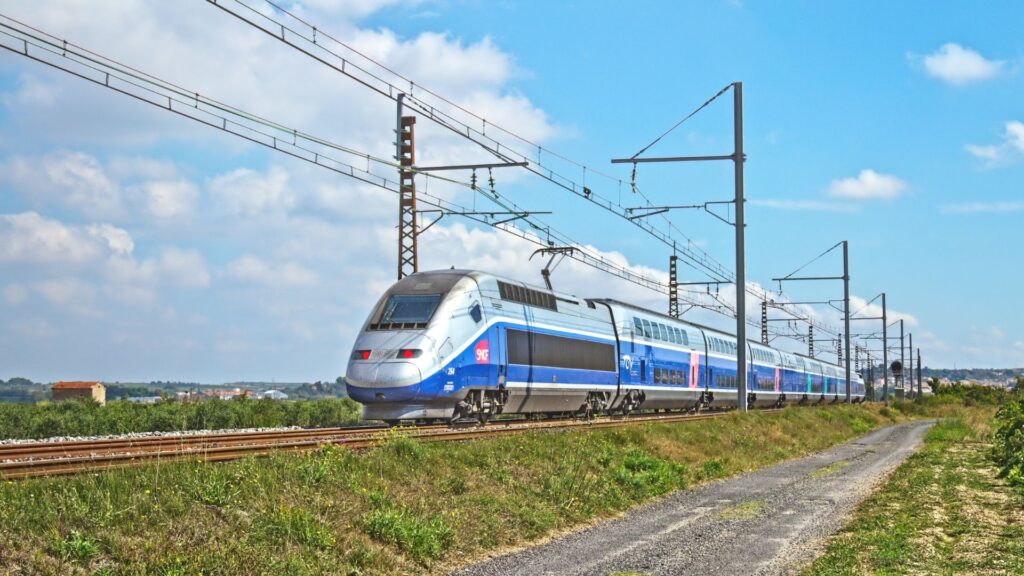 Un TGV. // Source : Flickr/CC/Luis Zamora (eldelinux) (photo recadrée)