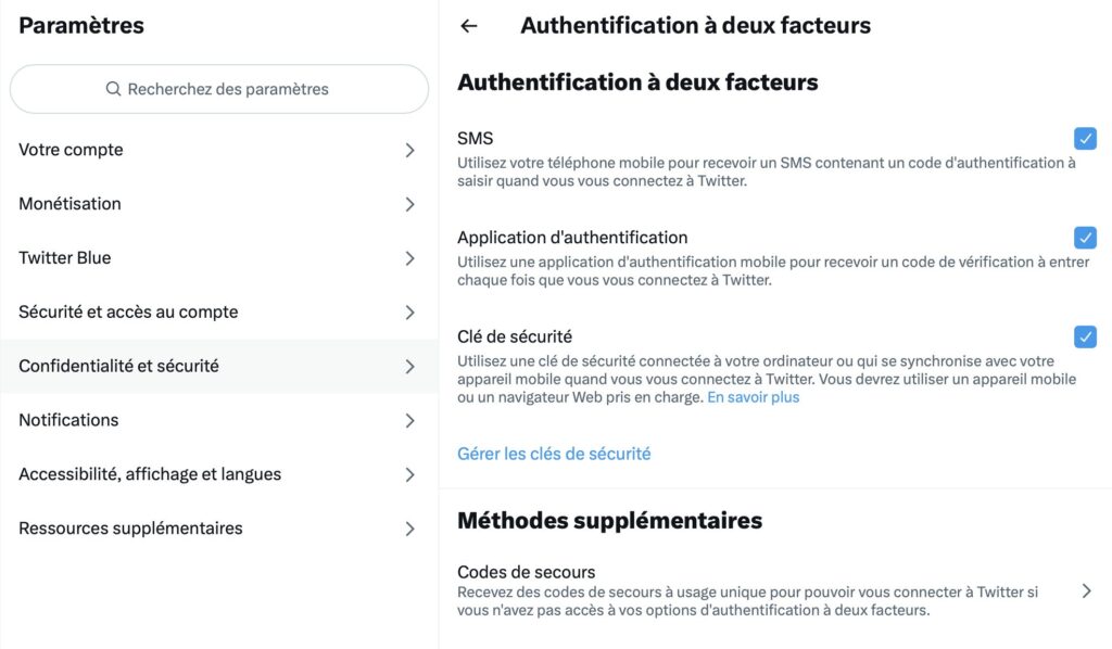 Go to Twitter settings, “Privacy and security” section, then choose “Two-factor authentication”.  // Source: Numerama