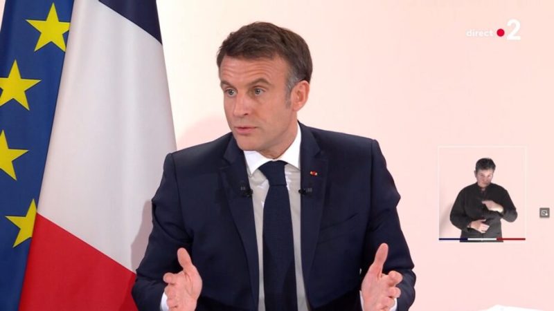 « Bonjour la génération des complotistes » : Macron évoque une régulation accrue des écrans pour les jeunes