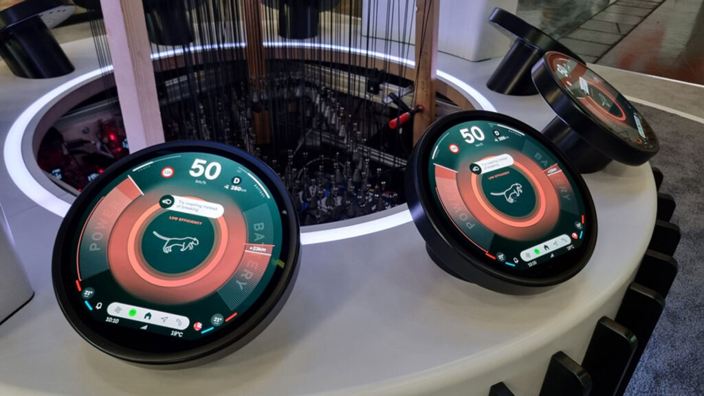 Samsung Oled rond au salon IAA Munich // Source : Samsung