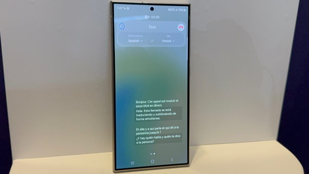 L'interface de la fonction Live Translate, qui traduit des appels en temps réel.